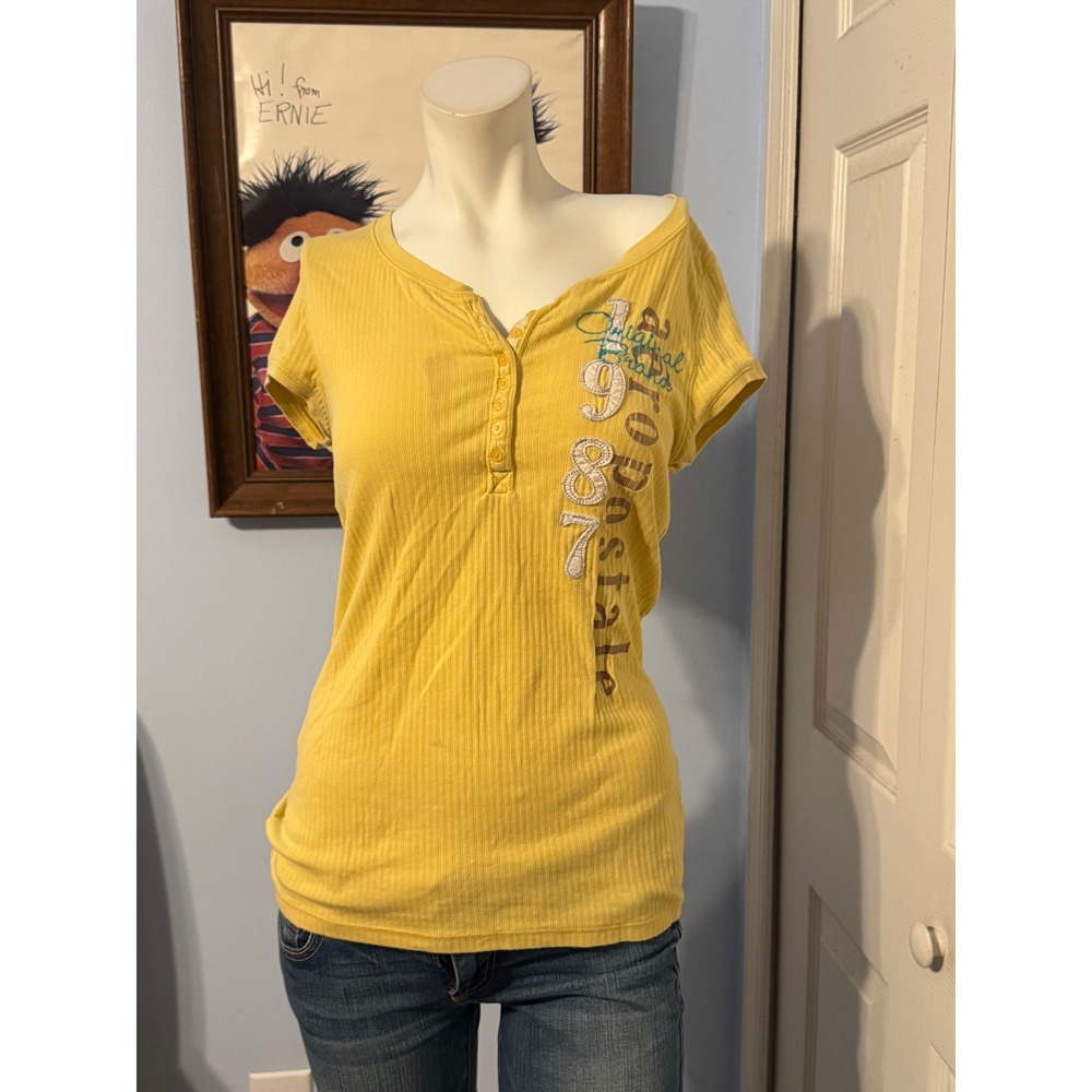 Aeropostale Womens Yellow Ribbed Henley Short Sleeve Graphic Top XL 2010